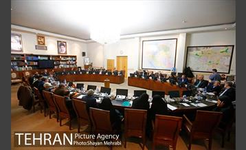 نخستین جلسه مجمع ٥١ نفره امید با حضور شهردار و استاندار تهران 18