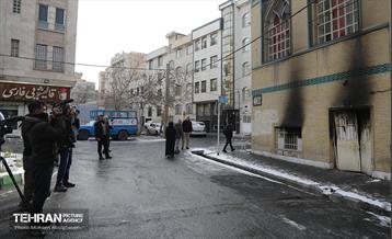 بازدید خبرنگاران رسانه‌های خارجی از تخریب اموال عمومی شهر 43