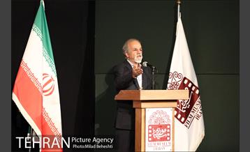 افتتاحیه مستند زمستان است 4