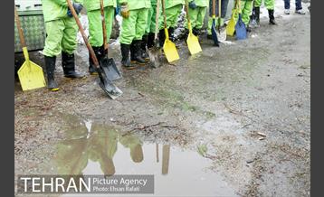 بازدید شهردار تهران از ستاد برف روبی منطقه 11 3