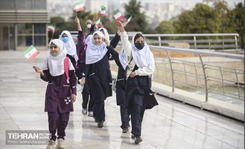 تشکیل حلقه اتحاد دانش آموزی در برج میلاد 10