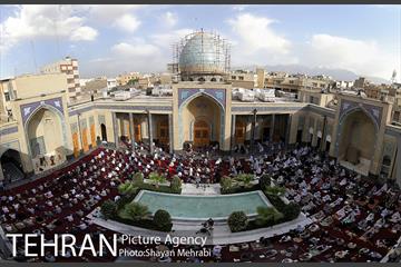 اقامه نماز عید فطر در مسجد امام حسین(ع) 2