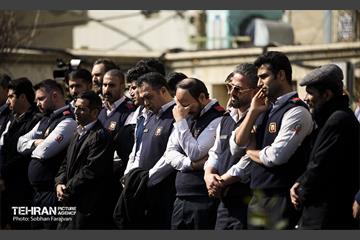 تشییع پیکر شهید آتش‌نشان «قریب رضا دارابی» 8