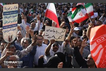 اجتماع مردمی در اعتراض به حمله آمریکا به تاسیسات هسته‌ای ایران 26