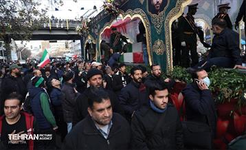 تشییع پیکر ۱۰۰ شهید مردمی و مدافع امنیت در تهران 21