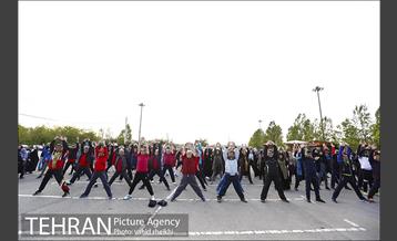 پیاده روی بزرگ خانوادگی به مناسبت هفته سلامت 1