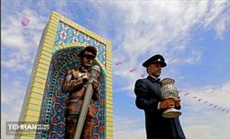 رونمایی از تندیس «خادم حرم» 7