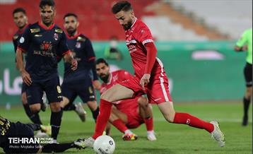 دیدار تیم های فوتبال پرسپولیس و نساجی مازندران 17