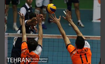 دیدار تیم های والیبال سایپا تهران و صالحین ورامین