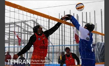 نخستین دوره مسابقات بین‌المللی «والیبال برفی» در پیست دیزین