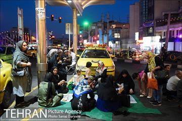 مراسم افطاری ساده در پایانه های تاکسیرانی شهر تهران 11