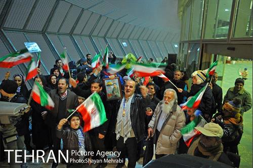 بانگ "الله اکبر" از فراز برج میلاد 21