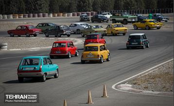 اجتماع بزرگ خودروهای کلاسیک در تور تهران دیـزین  27