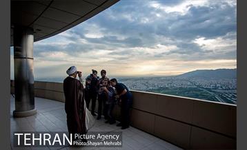 استهلال ماه مبارک رمضان از فراز برج میلاد 33