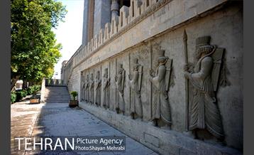 میدان مشق (باغ ملی) 42