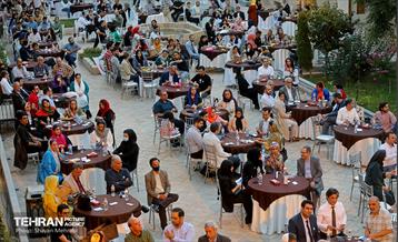 نشست هم‌ اندیشی اساتید و متخصصین طراحی صنعتی سراسر کشور با مدیران سازمان زیباسازی شهر تهران 16