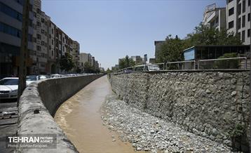 مسیل رودخانه مترو صادقیه