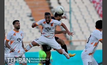 دیدار تیم های فوتبال پرسپولیس و مس کرمان 15