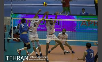 دیدار تیم های ملی والیبال ایران و چین 10