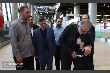 بازدید شهردار تهران از رویداد "اردی‌بهشت کتاب" 12