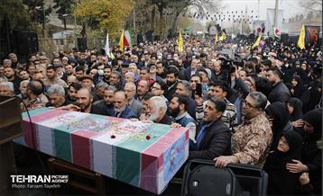 تشییع پیکر شهدای مدافع حرم در منطقه ۵ 9
