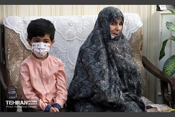 حضور شهردار تهران در منزل شهیدان خالقی پور 15
