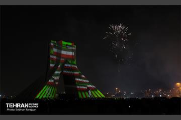 نورافشانی جشن پیروزی انقلاب اسلامی در میدان آزادی 16