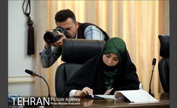 نشست خبری مدیر کل محیط زیست و توسعه پایدار 13