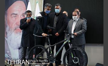 اختتامیه پنجمین دوره لیگ فوتبال حرف و مشاغل 37