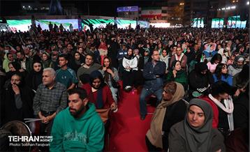 رویداد «شب ایران» در میدان انقلاب اسلامی 25