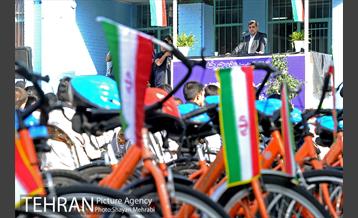 طرح اعطای دوچرخه شهری توسط شهردار تهران به دانش آموزان 6