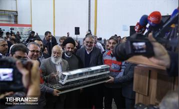 آیین بهره برداری از ۲ رام قطار ساخت داخل 5