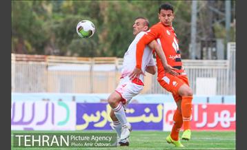 دیدار تیم‌های سایپا و پرسپولیس در لیگ برتر فوتبال ایران 24