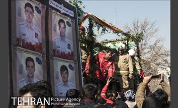 تشییع شهدای آتش نشان با حضور مردم 23