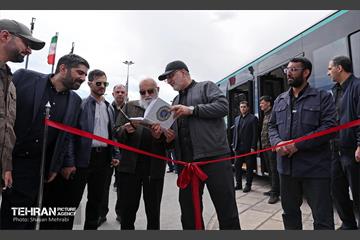 رونمایی از ۵۰ اتوبوس برقی و ۳۵ اتوبوس دوکابین 36