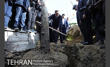 آیین کاشت 40 اصله درخت، به مناسبت چهلمین سالگرد انقلاب اسلامی باحضور شهردار تهران 15