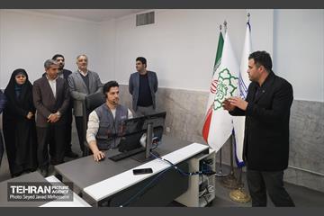 افتتاح ۳ ایستگاه شارژبرقی و رونمایی از تاکسی برخط 18