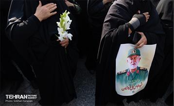 مراسم تشییع پیکر شهید سردار عباس نیلفروشان - 2 18