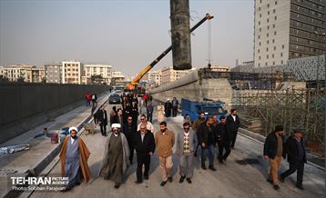 بازدید نخبگان منطقه ۵ از پروژه‌های عمرانی 36