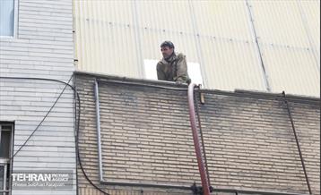 آتش‌سوزی انبار چسب در بازار تهران 16