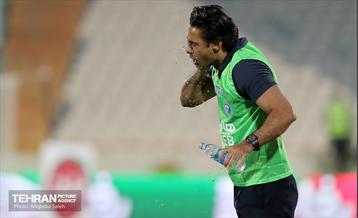 دیدار تیم‌های فوتبال استقلال و گل‌گهر 32