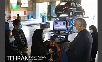 بازدید مدیرکل محیط‌زیست و‌ توسعه پایدار شهرداری تهران از مرکز معاینه فنی نیایش 17