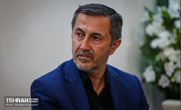 قرار خدمت؛ دیدار شهردار تهران با خانواده شهید آرمان علی وردی 9