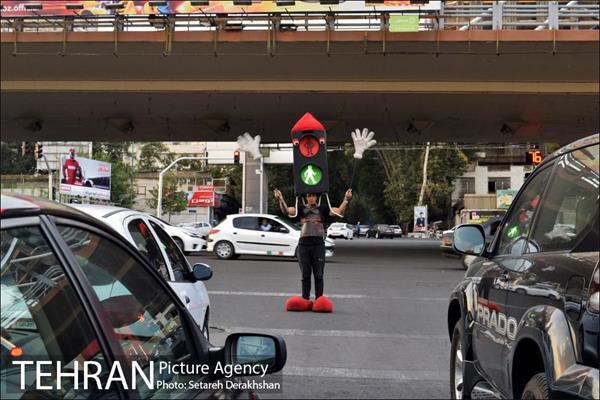 اجراهای خیابانی کمپین از خودمان شروع کنیم 1