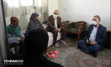 دیدار شهردار تهران با نخبگان و خانواده های شهدای منطقه 14