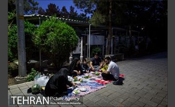 افطاری ساده در گلزار شهدا 10