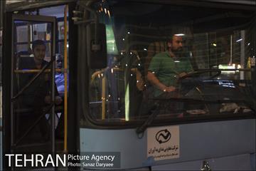 میدان شقایق‎ 16
