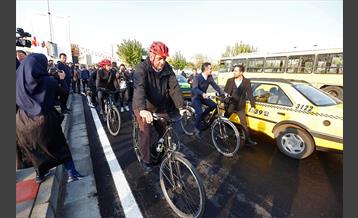 آیین بهره برداری از 17 پروژه مدیریت شهری در منطقه  8