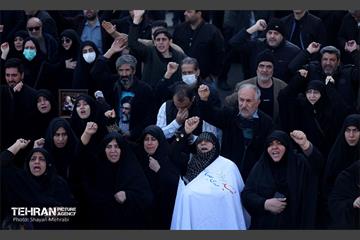 اجتماع مردم تهران در پی شهادت رهبر انقلاب - 1 10