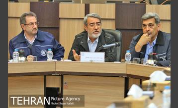 بازدید وزیر کشور از ستاد بحران شهر تهران 15